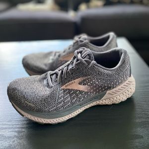 Brooks Adrenaline 21 Woman’s Running Shoes